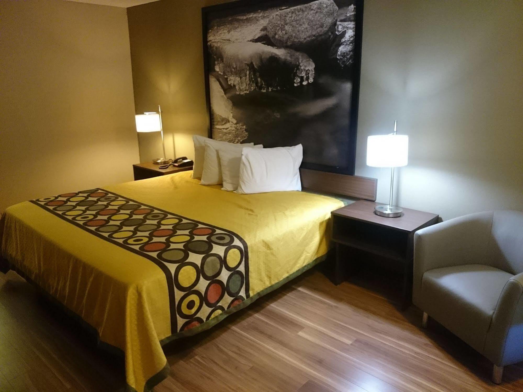Super 8 By Wyndham Asheville Airport Fletcher Exteriér fotografie